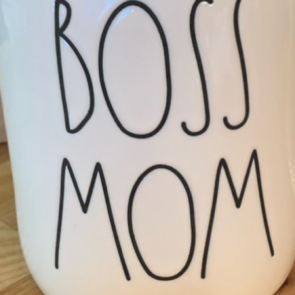 RAE DUNN BY MAGENTA “BOSS MOM” LL CERAMIC MUG - Picture 3 of 5